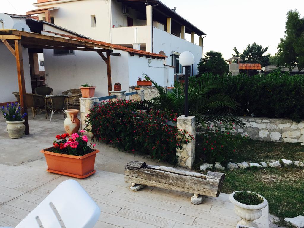 Agriturismo Azzarone Вьесте Экстерьер фото